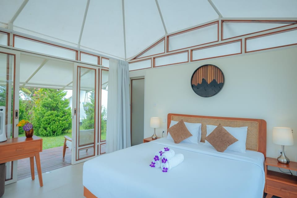 Svargan Lakeside Glamping Luxury tent in Bali