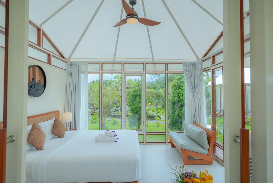 Svargan Lakeside Glamping Luxury tent in Bali