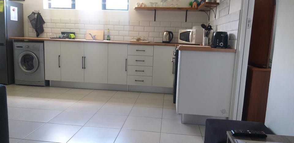 Coffee/tea facilities, Kitchen or kitchenette, toaster, washing machine