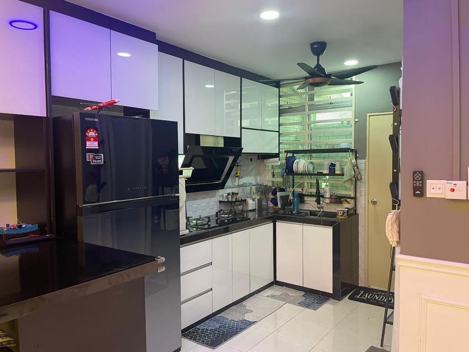 Kitchen or kitchenette, Communal kitchen, stove