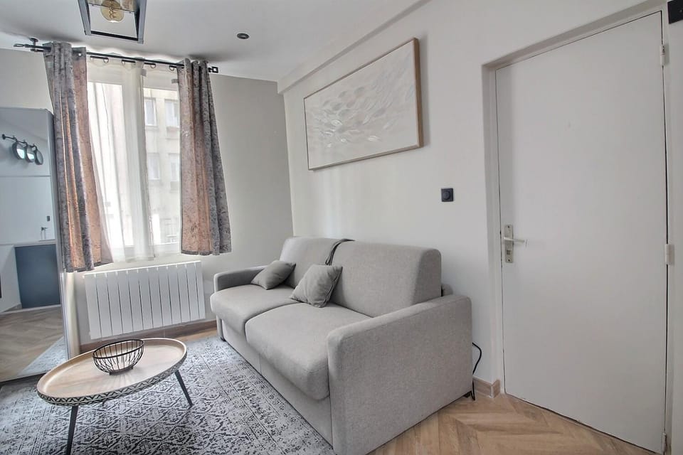 Le Claire de Lune à Pleyel Apartment in Saint-Denis, France