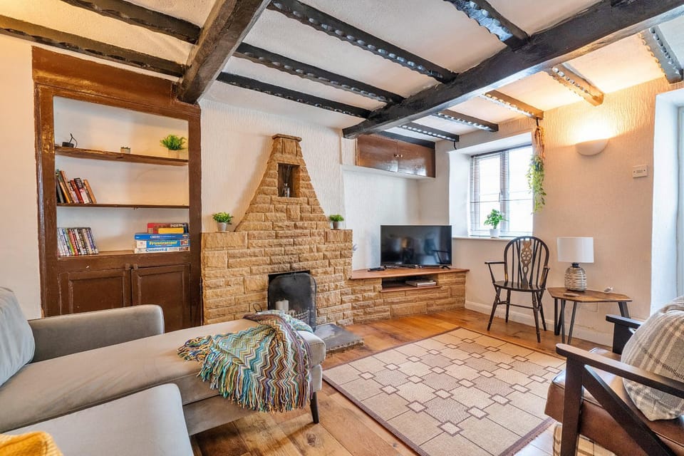 Communal lounge/ TV room, Living room