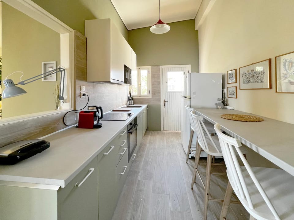 Kitchen or kitchenette, oven, stove