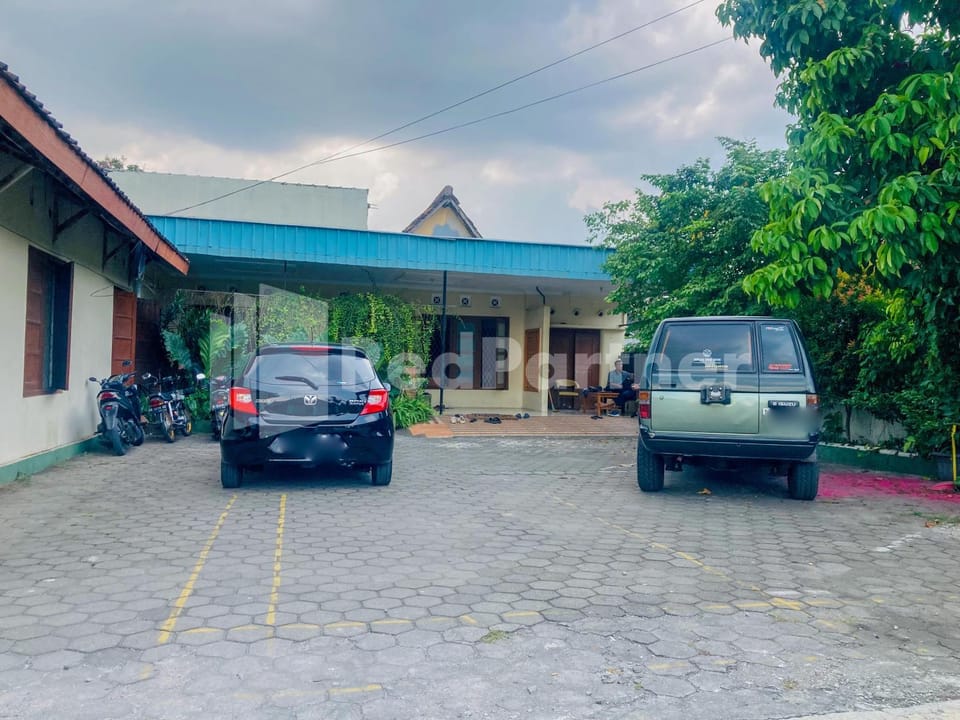 Property building, Parking