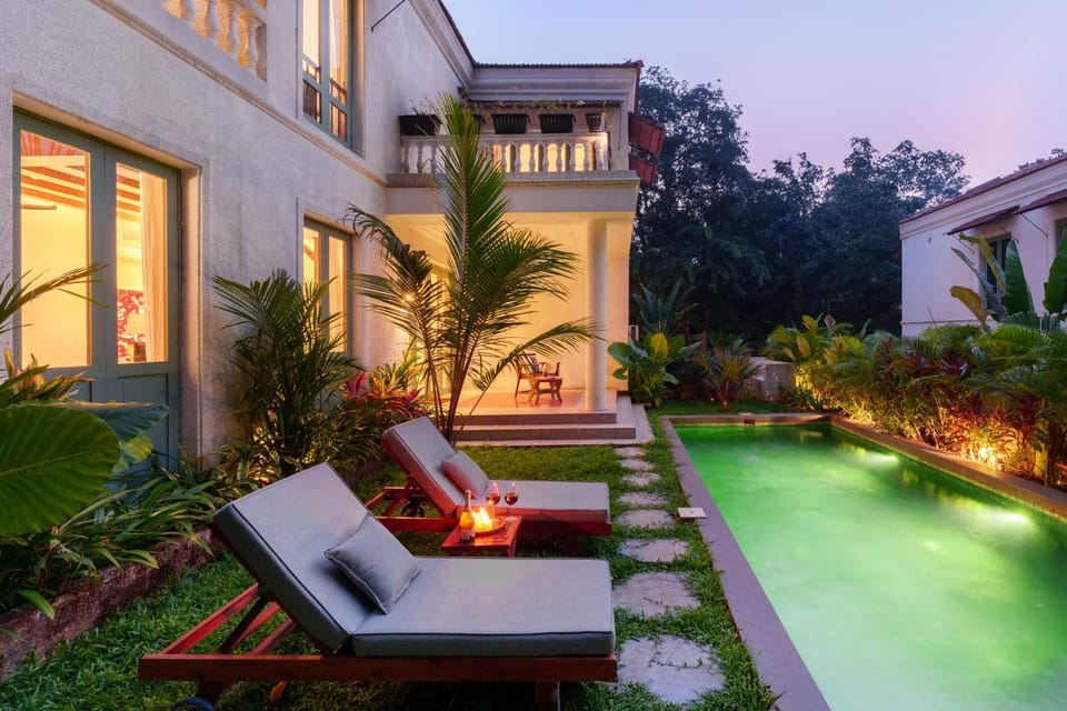 Swimming pool, Swimming pool