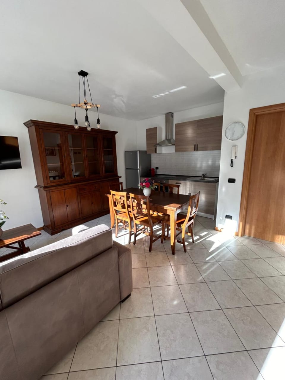 TV and multimedia, Dining area