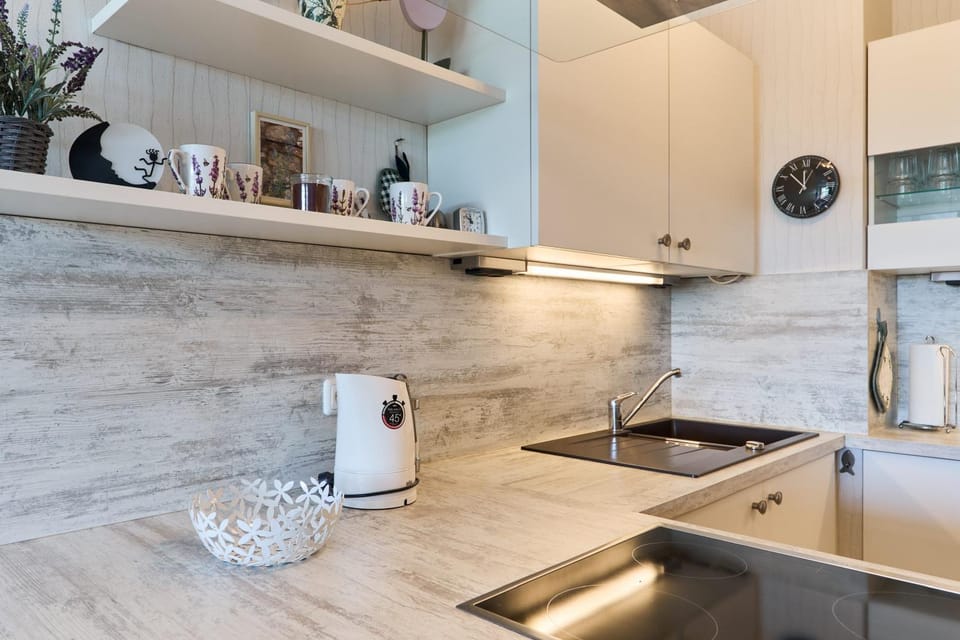 Kitchen or kitchenette, Living room