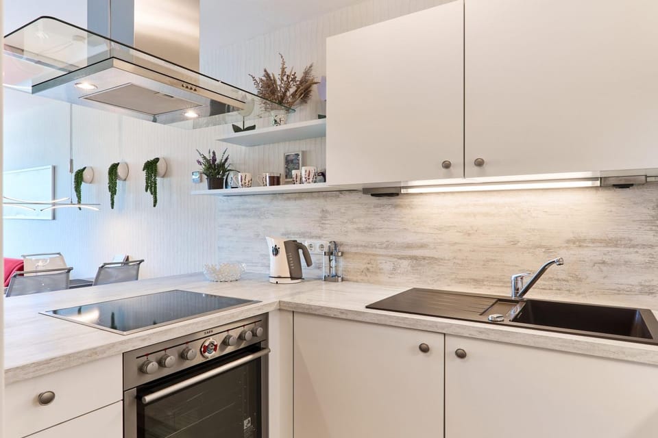 Kitchen or kitchenette, Living room