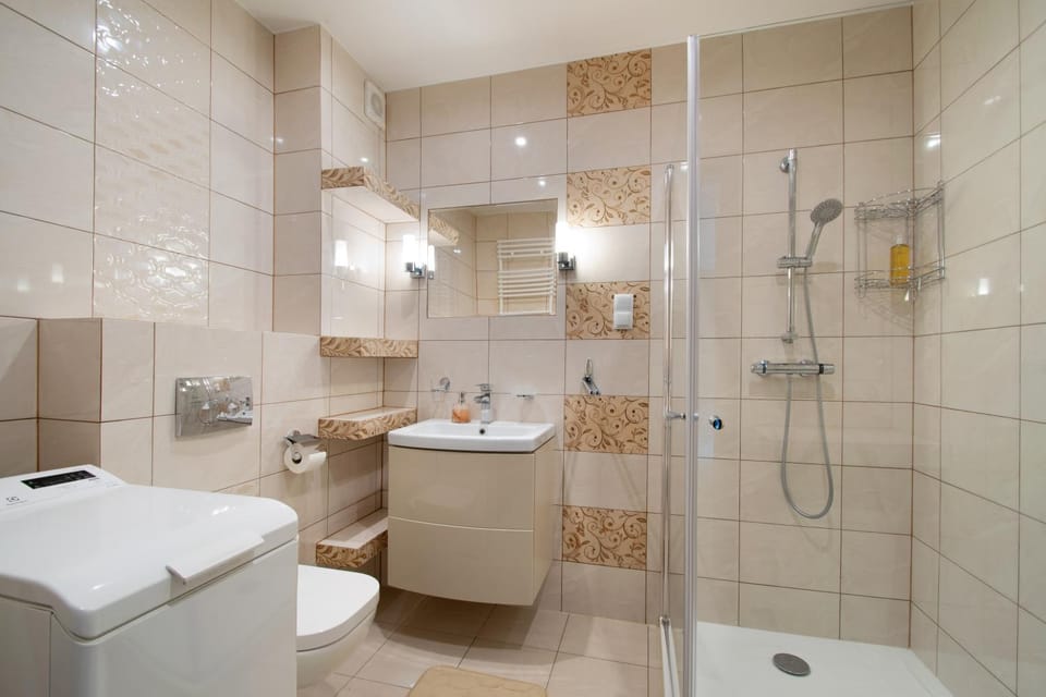 Shower, Bathroom, towels