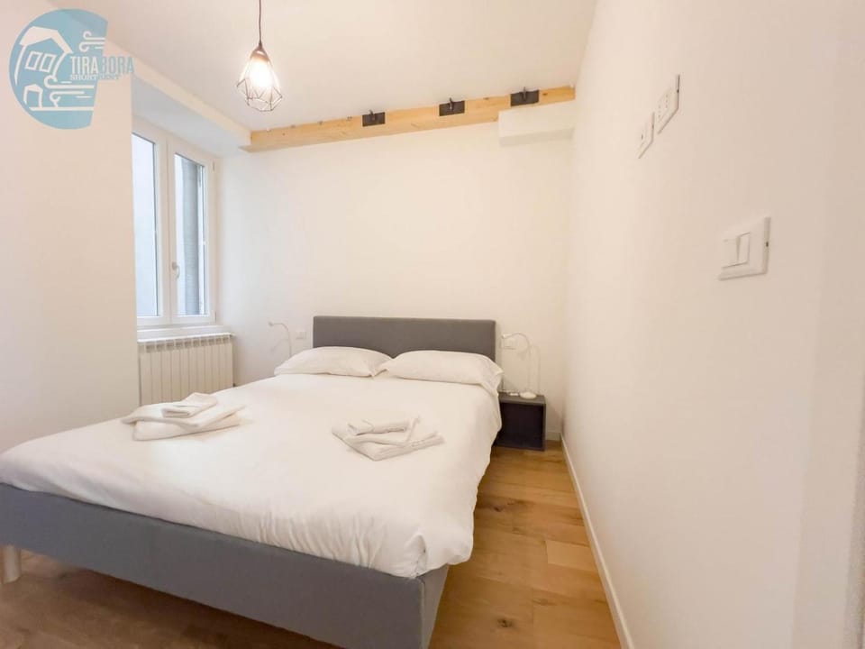 Cassa di Risparmio 11 Tirabora Short Rent Apartment in Trieste