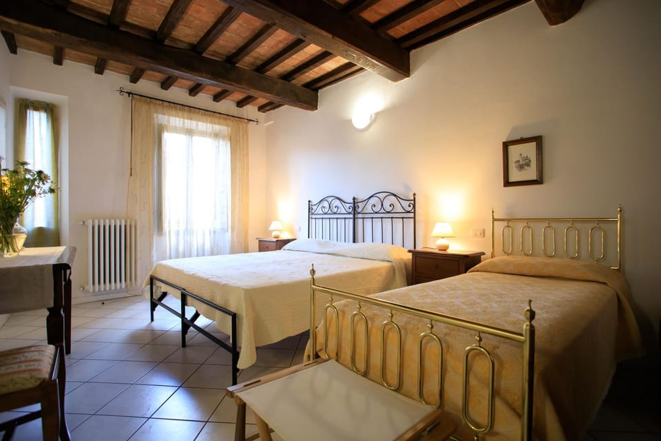 Bed, Photo of the whole room, Bedroom, bunk bed, internet