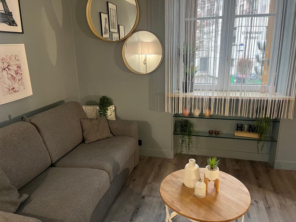 Charment studio Apartment in Paris