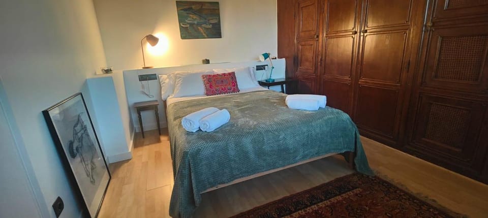Bed, Photo of the whole room, Bedroom, wardrobe