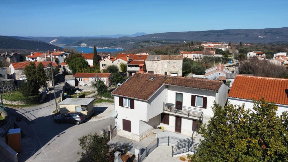 Property building, Natural landscape, Bird's eye view, Mountain view, Sea view