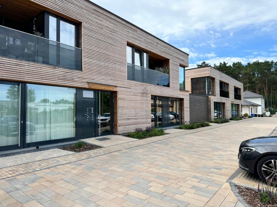 Property building, Street view