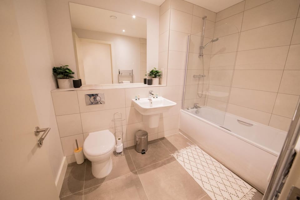 Stunning 3 Bedroom Manchester Apartment Apartment in Salford