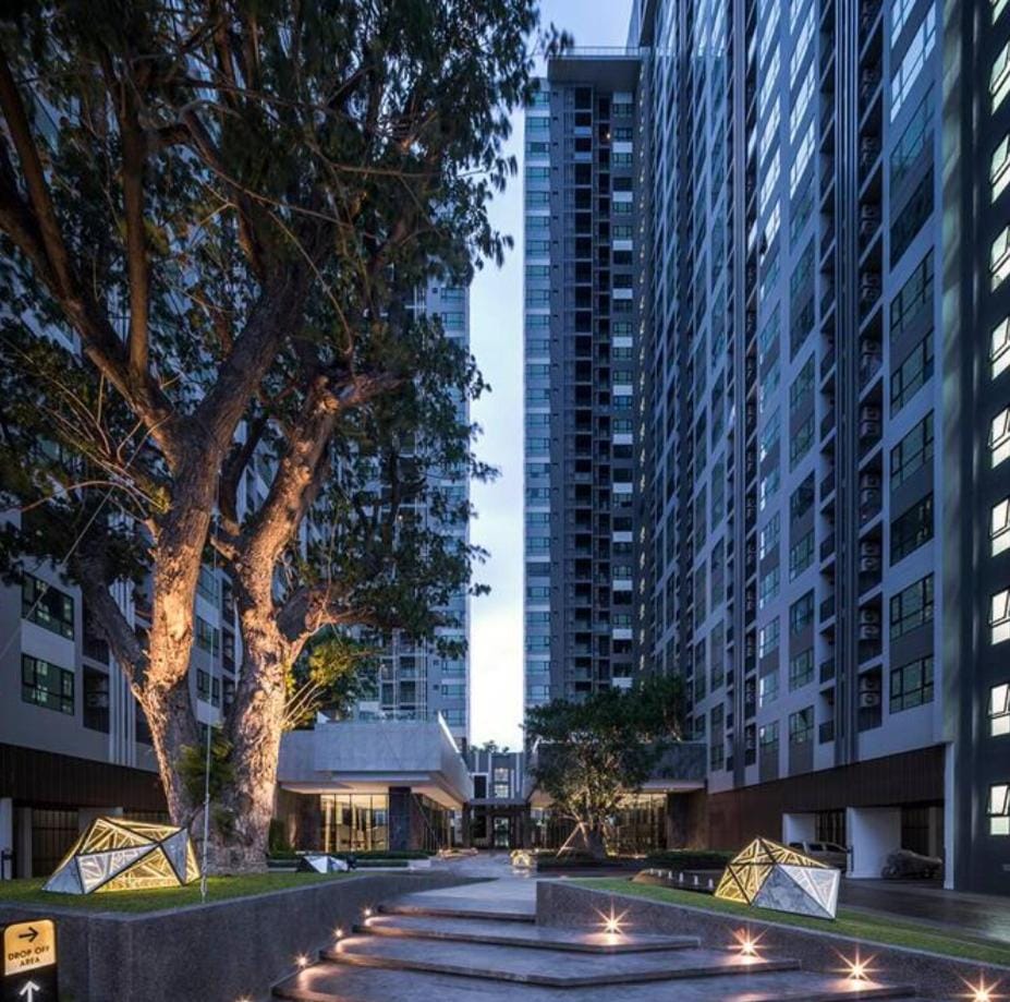 Base海景网红顶层无边泳池 双卧室套房 Apartment hotel in Pattaya City