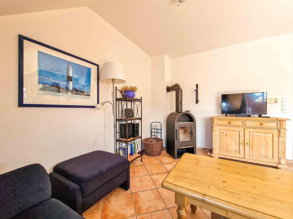 TV and multimedia, Living room, fireplace