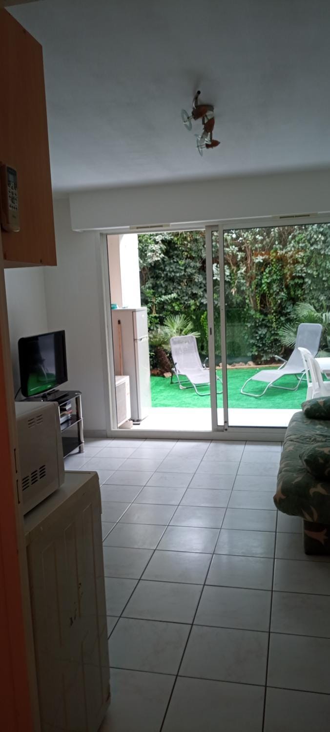 2P en RDJ dans résidence avec piscine et tennis, proche Cannes et commodités Apartment in Mougins