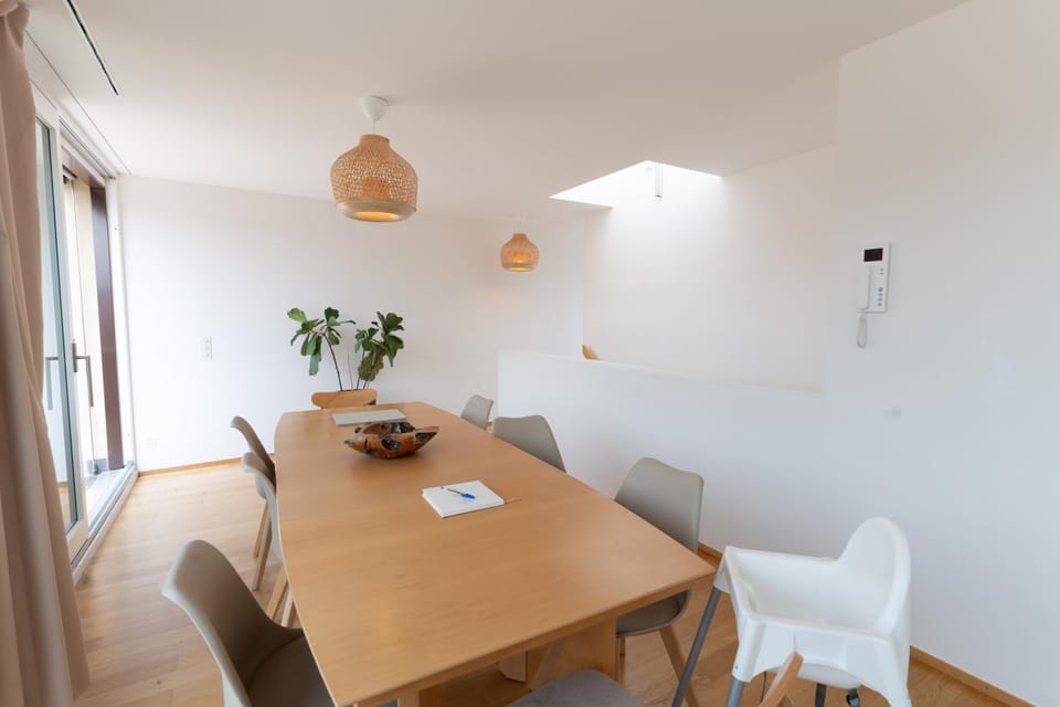 Living room, Seating area, Dining area, City view