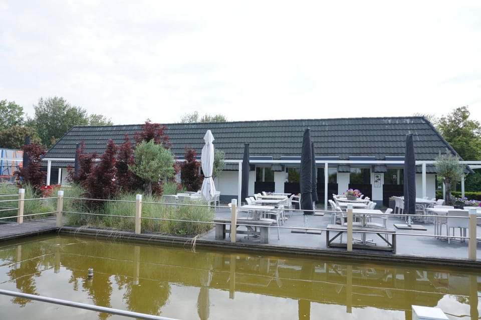 Restaurant/places to eat, Restaurant/places to eat, Bowling