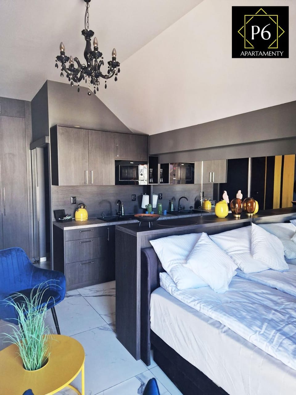 P6 Apartament Mini Light Black Apartment in Poland