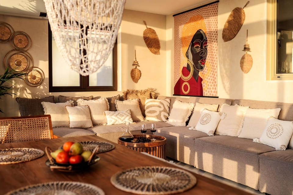Living room, Seating area