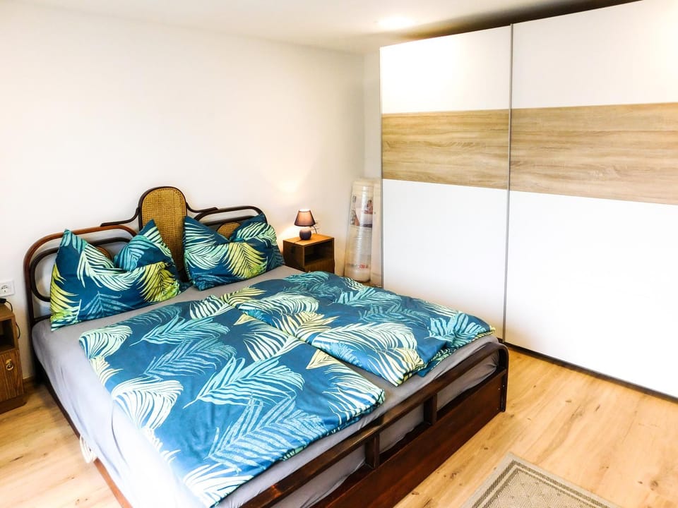Bed, Bedroom, wardrobe