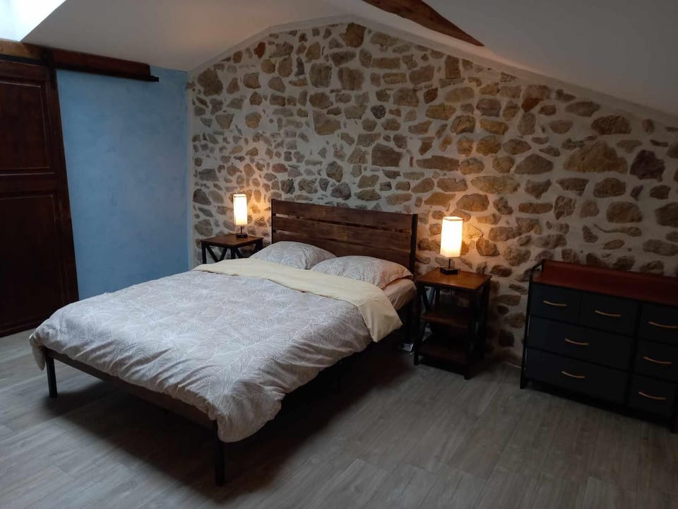 Maison Neuve Parc Naturel livradois Forez Animal accepté House in Auvergne-Rhône-Alpes