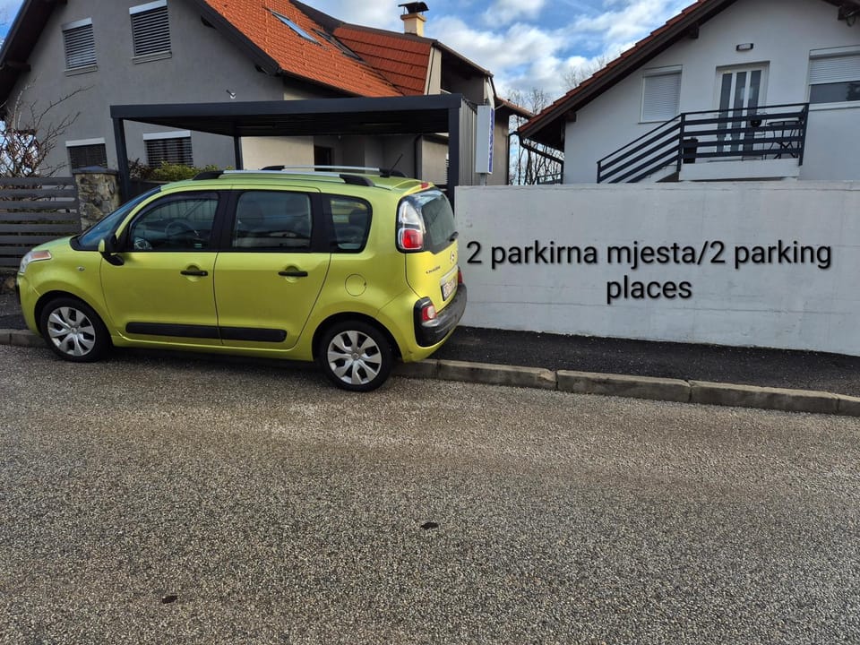 Kika apartmani-FREE PARKING- 7 km od centra Apartment in City of Zagreb