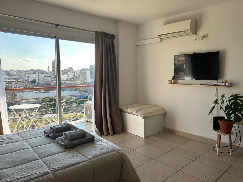 TV and multimedia, View (from property/room), Decorative detail, Bedroom, City view, Landmark view, Street view, heating, internet, towels