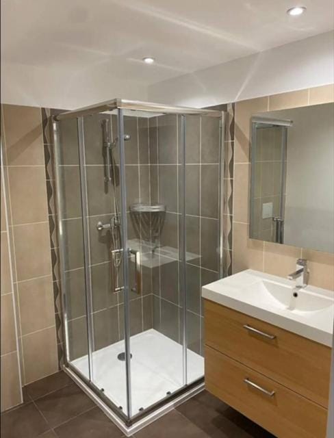 Shower, Bathroom