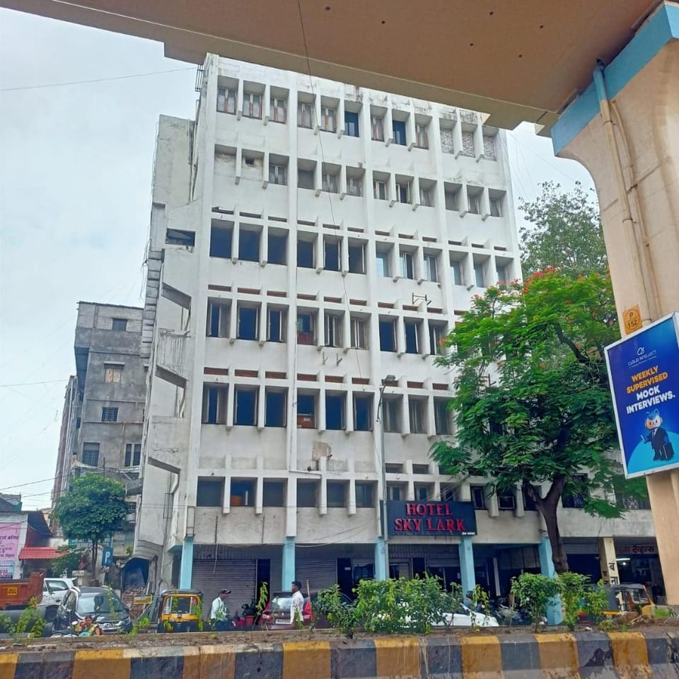 Property building, City view, Location