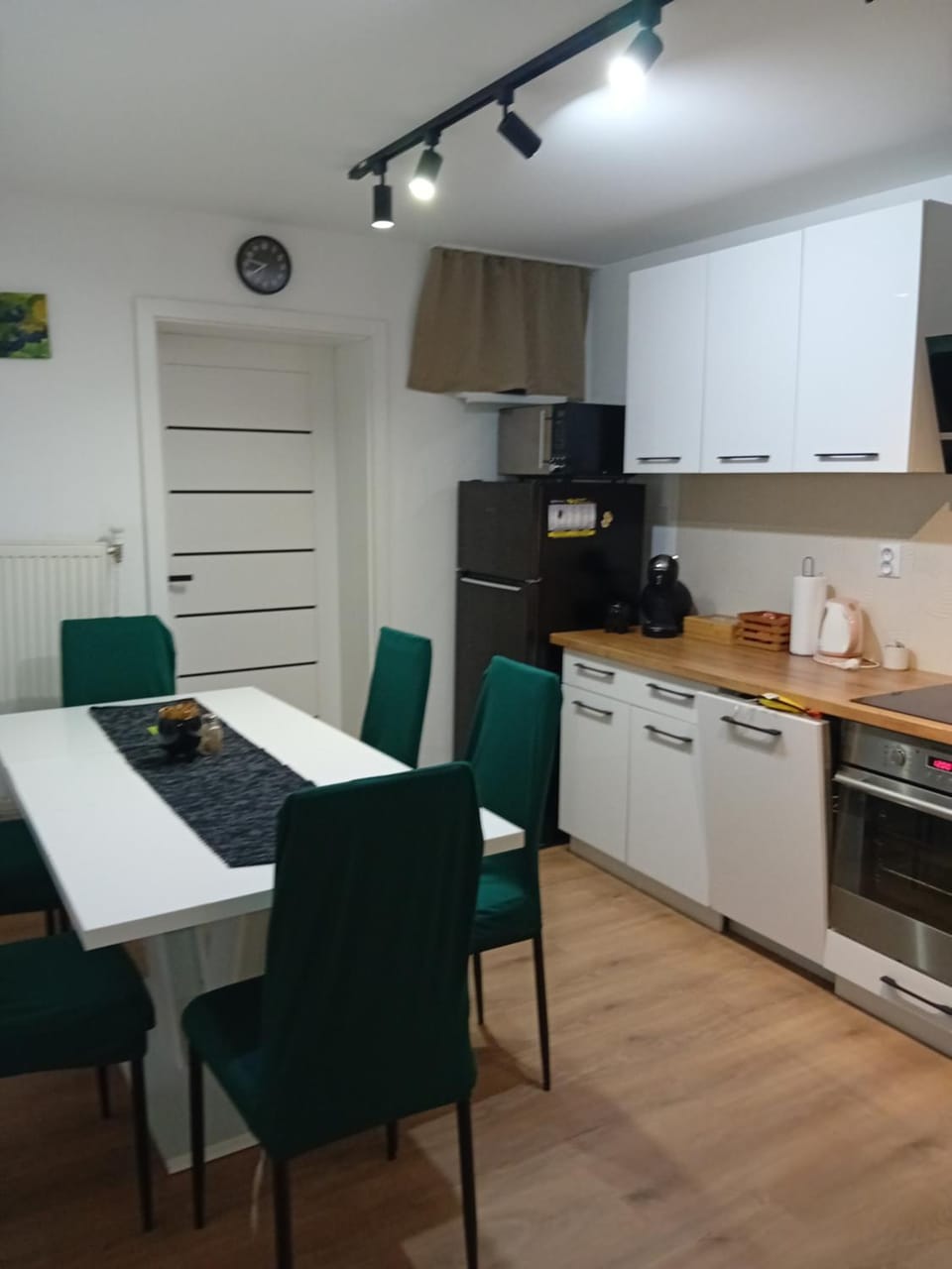 Kitchen or kitchenette, Dining area, dishwasher, microwave, oven, stove
