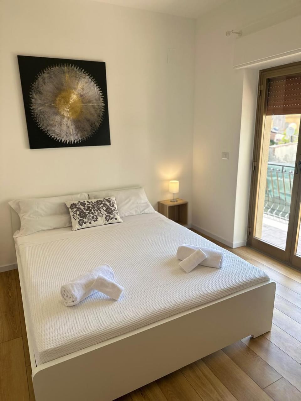 Bed, Photo of the whole room, Bedroom, towels