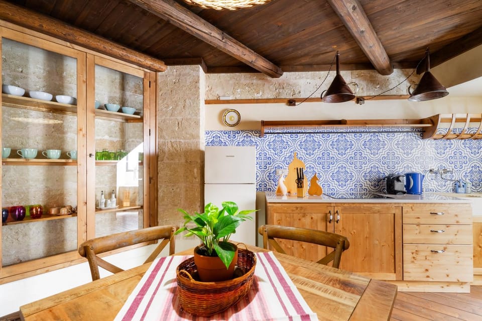 Property building, Kitchen or kitchenette, Living room