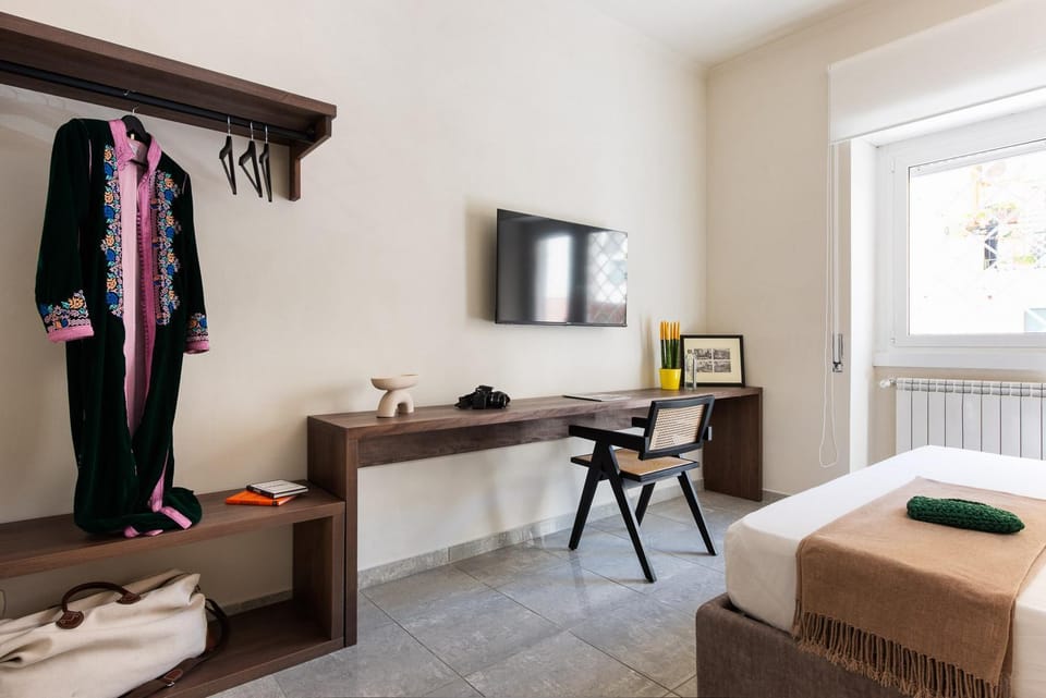 TV and multimedia, Photo of the whole room, Bedroom, wardrobe