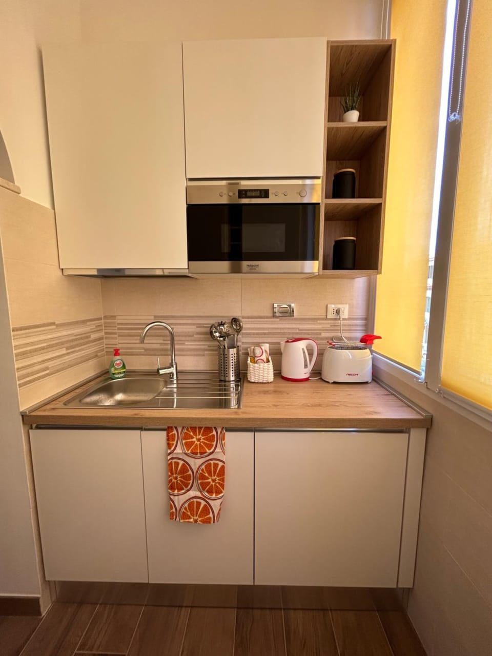 Coffee/tea facilities, Kitchen or kitchenette, dishwasher, toaster