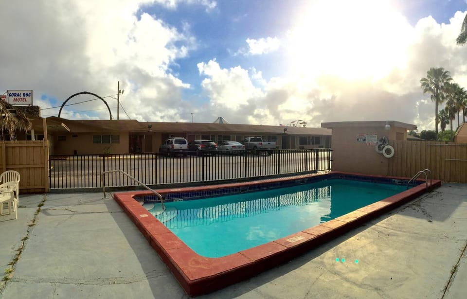 Facade/entrance, Swimming pool, Swimming pool