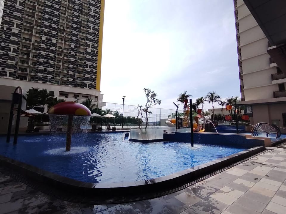 Property building, Pool view, Swimming pool