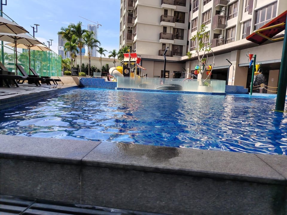 Pool view, Swimming pool