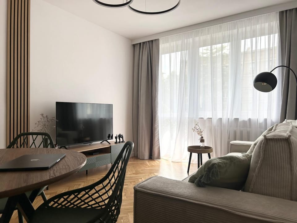 TV and multimedia, Living room, Dining area