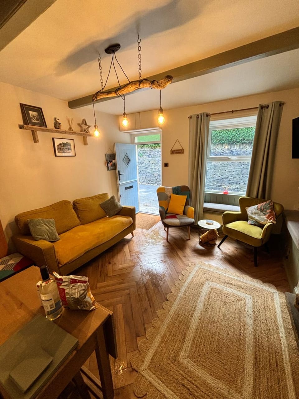 Living room, Seating area