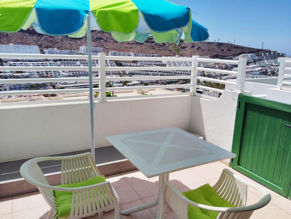Balcony/Terrace, Mountain view