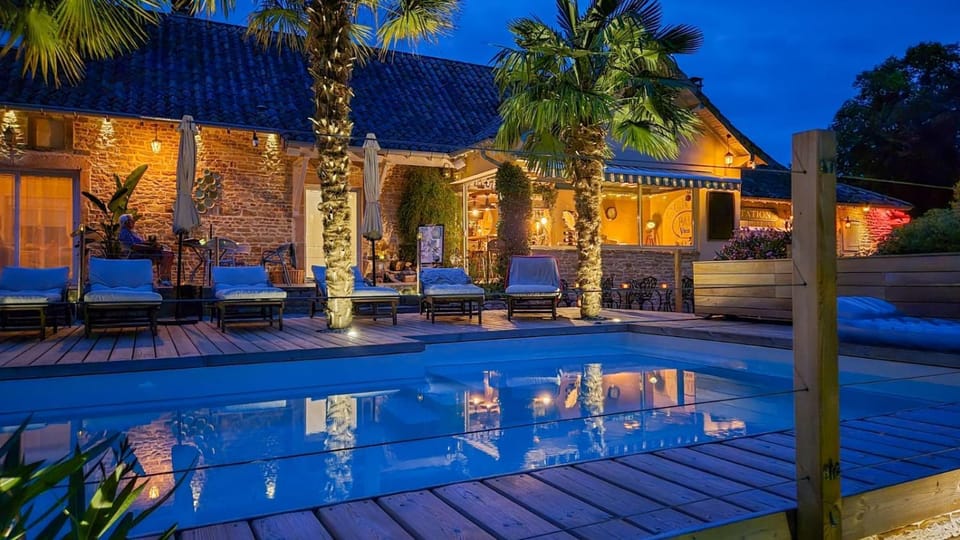 Swimming pool, Swimming pool
