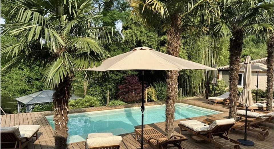 Swimming pool, Swimming pool