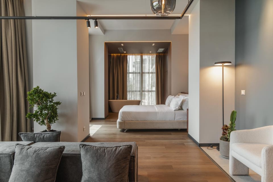 Bed, View (from property/room), Living room, Photo of the whole room, Seating area, Bedroom, City view, Sea view