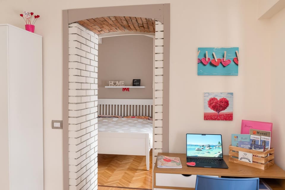 Bed, Photo of the whole room, Bedroom, cot
