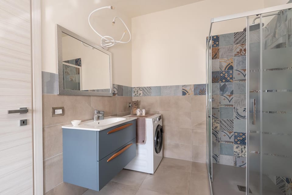 Shower, Bathroom, washing machine