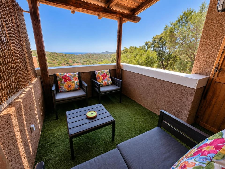 Patio, Day, Natural landscape, View (from property/room), Balcony/Terrace